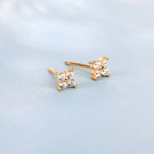 Load image into Gallery viewer, Gold Scintilla Earrings