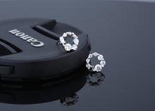 Load image into Gallery viewer, Festive Bezel Wreath Earrings