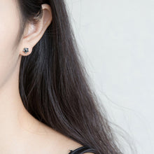 Load image into Gallery viewer, Black Star Earrings