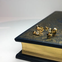 Load image into Gallery viewer, Gold Star Cluster Studs