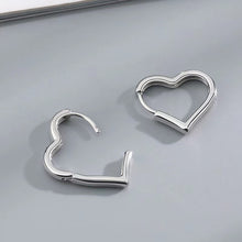 Load image into Gallery viewer, Heart Shaped Hoops