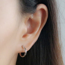 Load image into Gallery viewer, Plain Silver Hoops