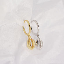 Load image into Gallery viewer, Golden Sea Shell Earrings

